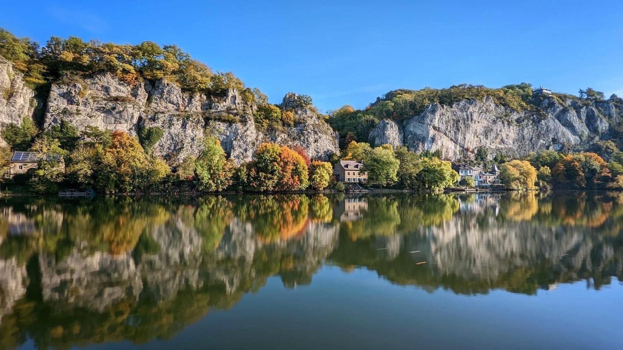 Pieds Dans L'Eau Private Wellness Bordure De Meuse Villa Lustin Kültér fotó