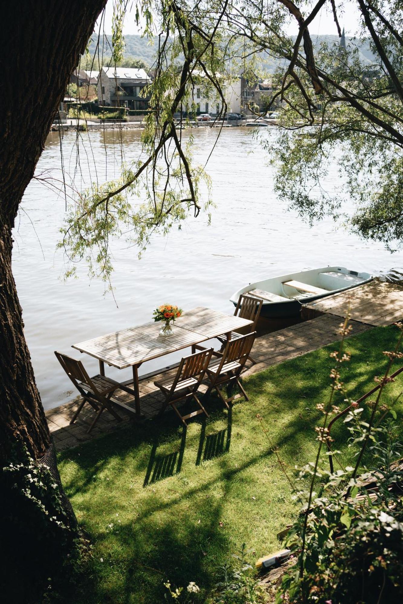 Pieds Dans L'Eau Private Wellness Bordure De Meuse Villa Lustin Kültér fotó